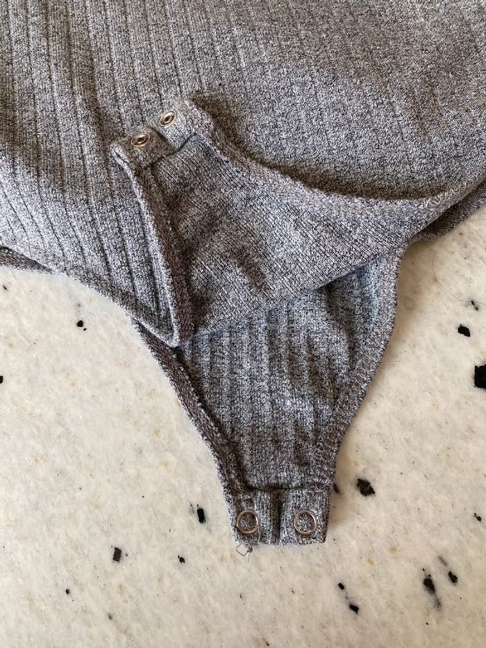 Body gris Bershka M - photo numéro 3