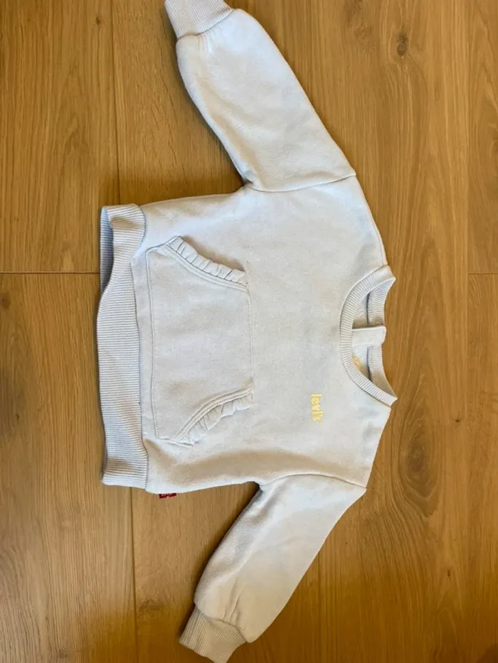 Pull levi’s 18 mois