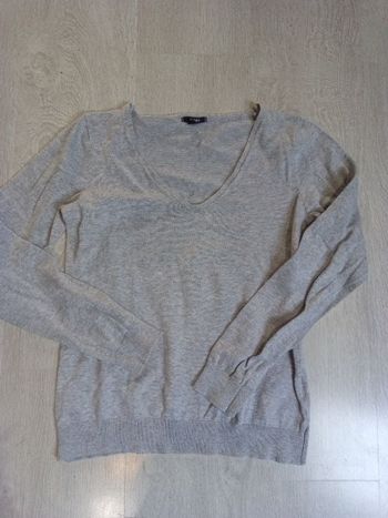Petit pull fin col en v