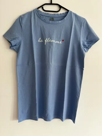 Tee shirt