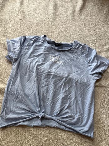 TEE. Shirt noué à la taille. Primark taille S