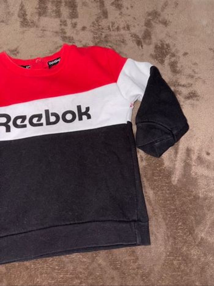 Sweat Reebok Garçon taille 12/18 mois en très bon état. - photo numéro 2
