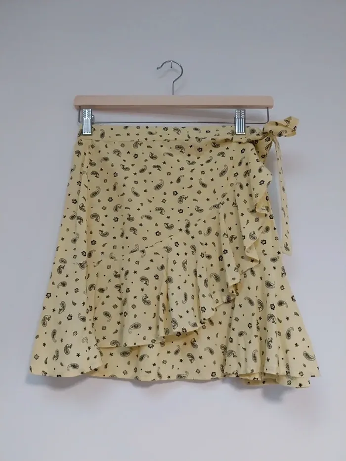 Jupe jaune à motifs noires Jennyfer M
