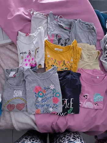 Lot tee shirt et short 6/8 ans