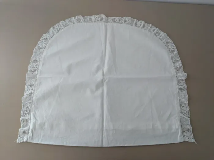 Linge de lit ancien taie d'oreiller en demi lune pour berceau