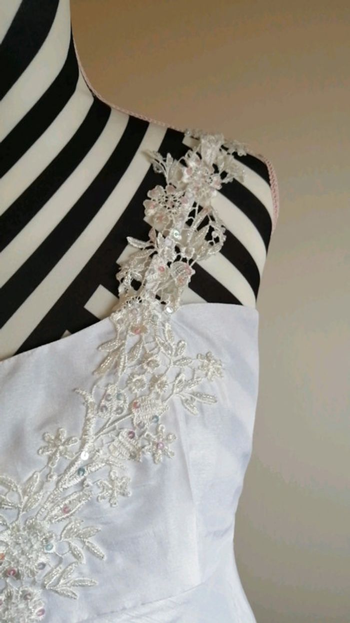 Robe mariage/cocktail/cérémonie blanche et broderie - photo numéro 5