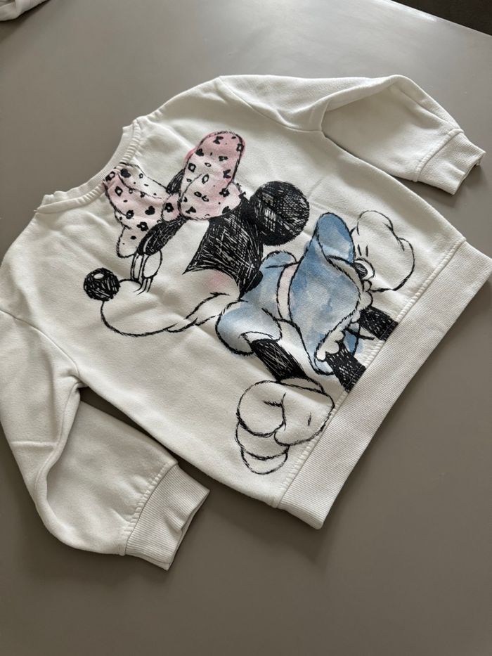 Pull Minnie. Imprimés recto et verso. 5-6 ans. primark. - photo numéro 7