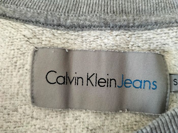 Pull Calvin Klein taille s - photo numéro 5