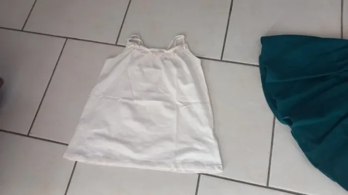 Débardeur beige tape à l'œil 8 ans tbe coton