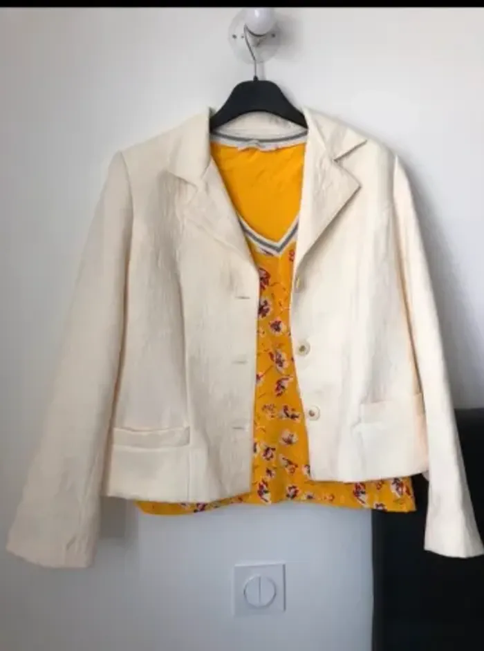Ensemble Veste tailleur + t-shirt taille M 40 - photo numéro 2