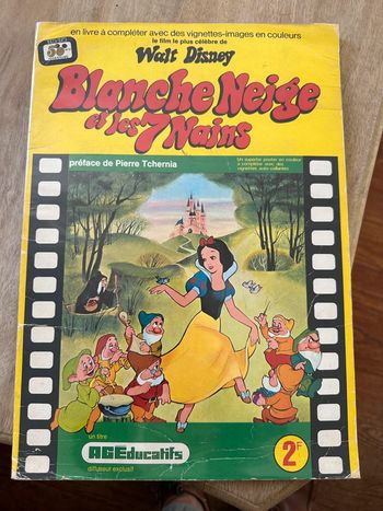 Album Walt Disney Blanche neige et les 7 nains non complet (manque 3) AGEducatifs (type Panini )