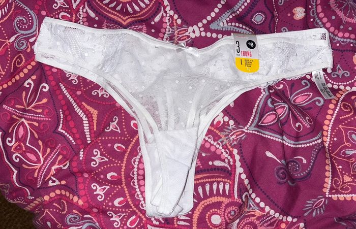 Lot de 3 strings blanc dentelle Primark - photo numéro 2