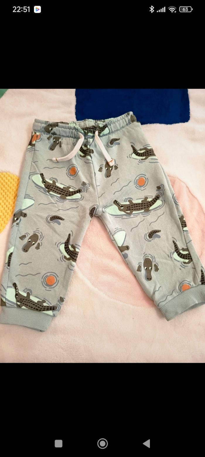 Lot joggings taille 12 mois - photo numéro 3