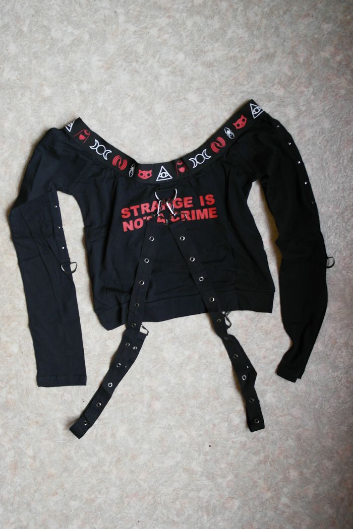 T-shirt Emily the Strange - taille S - photo numéro 6