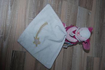 Doudou lapin rose blanc étoiles mouchoir les comètes babynat baby nat