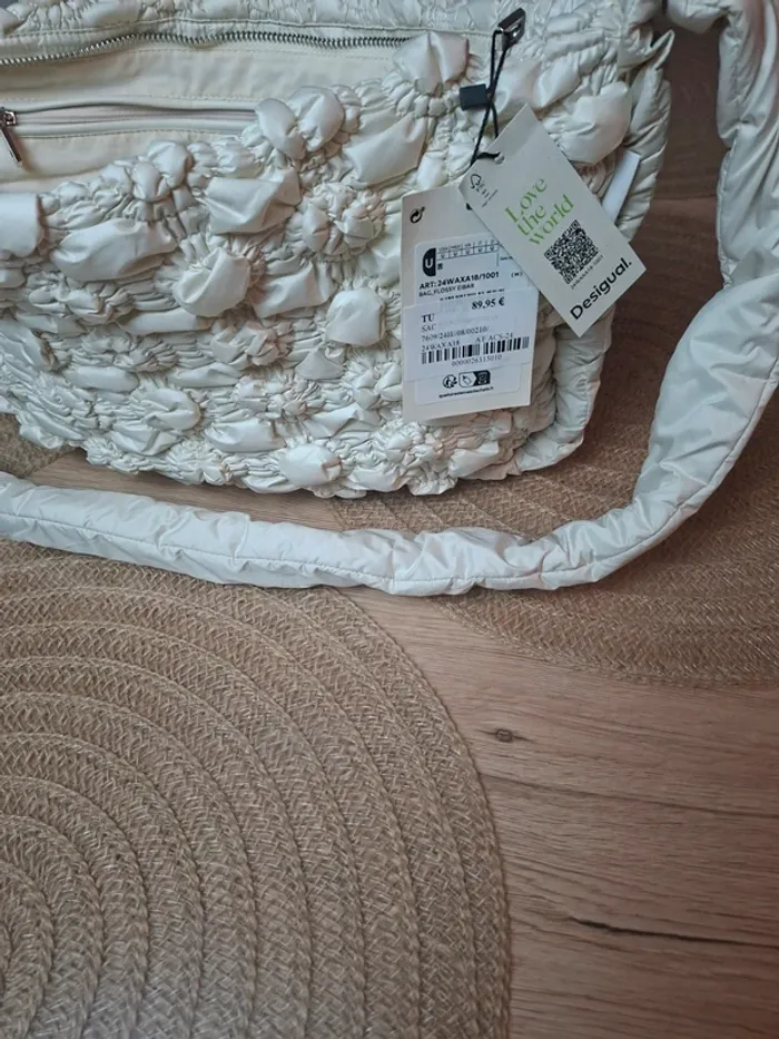 Sac Desigual blanc texturé – neuf avec étiquette - photo numéro 10