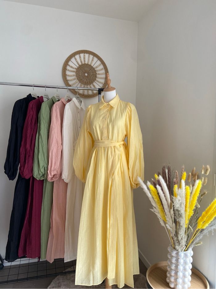 Robe longue jaune - photo numéro 4