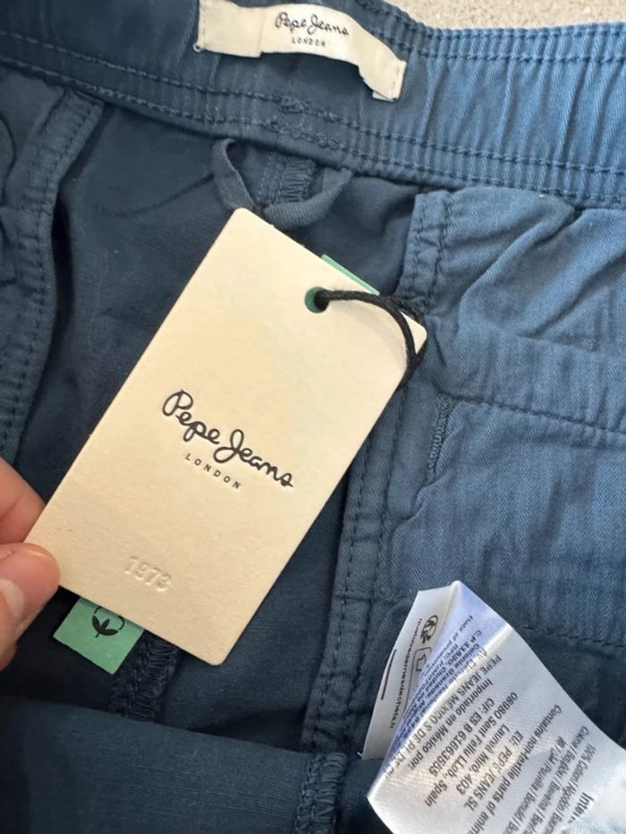 Short bleu Pepe Jeans, neuf avec étiquette, 42x45cm - photo numéro 3