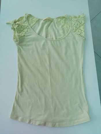 Top jaune clair bershka