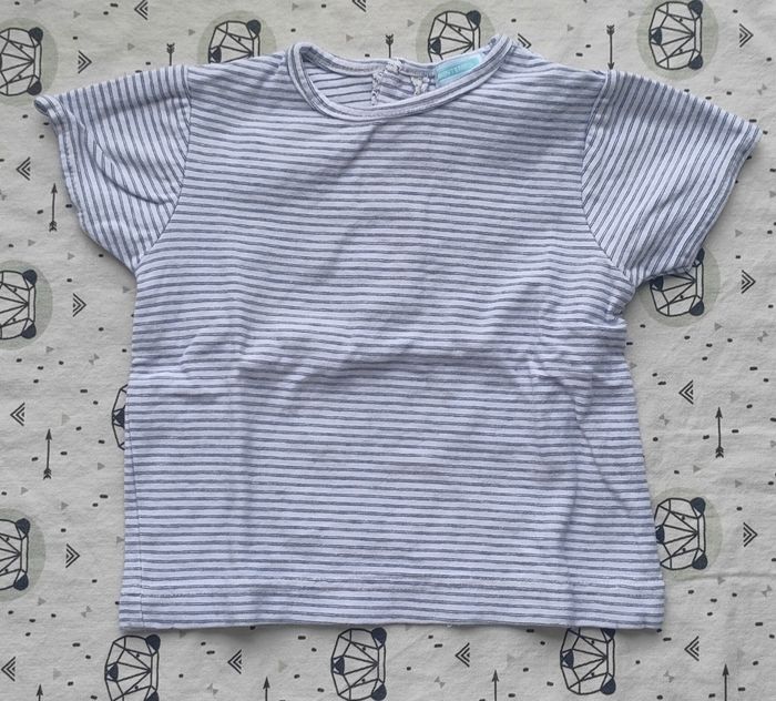 Tee-shirt taille 12 mois/ 1 ans