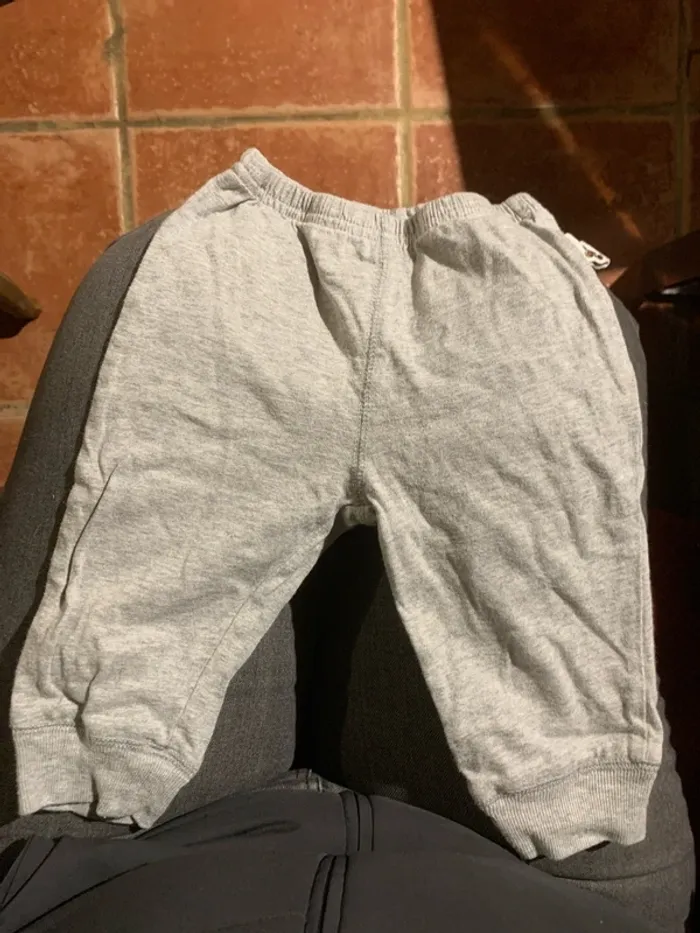Pantalon bébé 👶 3 mois - photo numéro 2