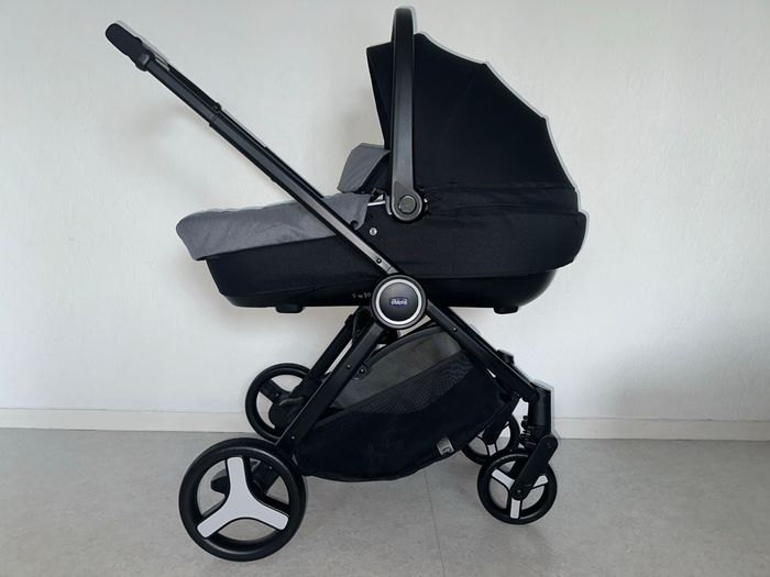 Poussette Chicco best friend comme neuve - photo numéro 5