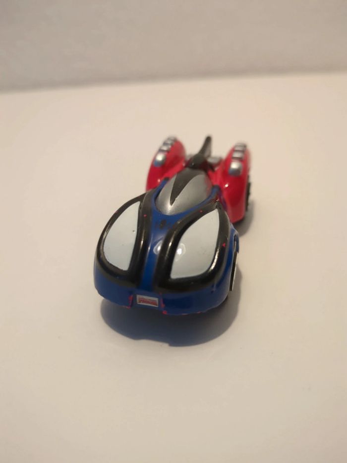 voiture Marvel spiderman maisto