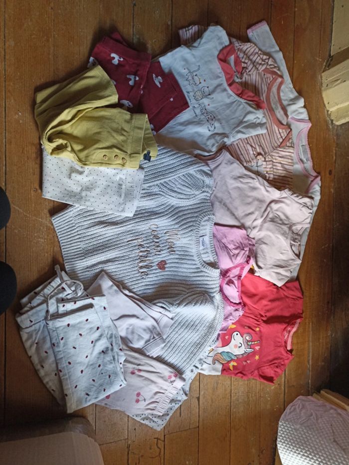 Gros lot de vêtements
