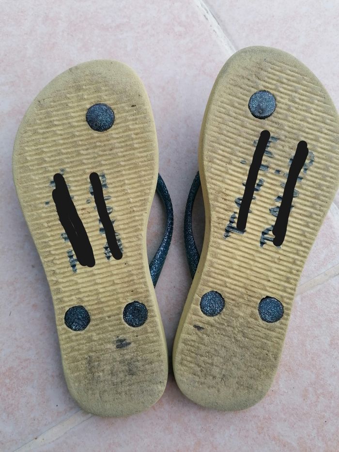 Paire de tongs 31-32 - photo numéro 5