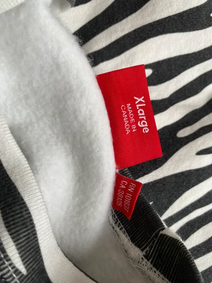 Supreme Box Logo Crewneck (FW22) Zebra - photo numéro 7