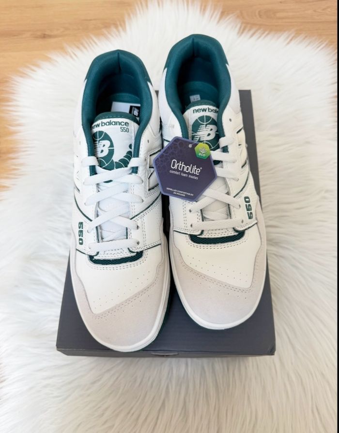 Baskets New Balance 550 – Taille 44,5 – blanc/vert – Neuf avec étiquette - photo numéro 4
