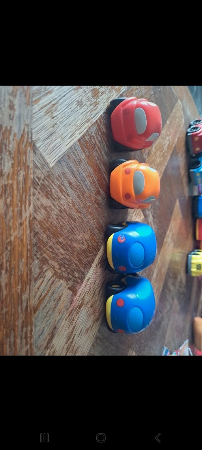 Lot de petites voitures - photo numéro 3