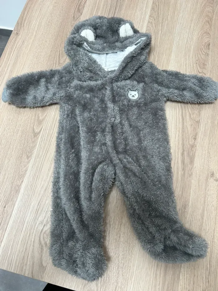 Combinaison bébé taille 3/6 mois - photo numéro 2