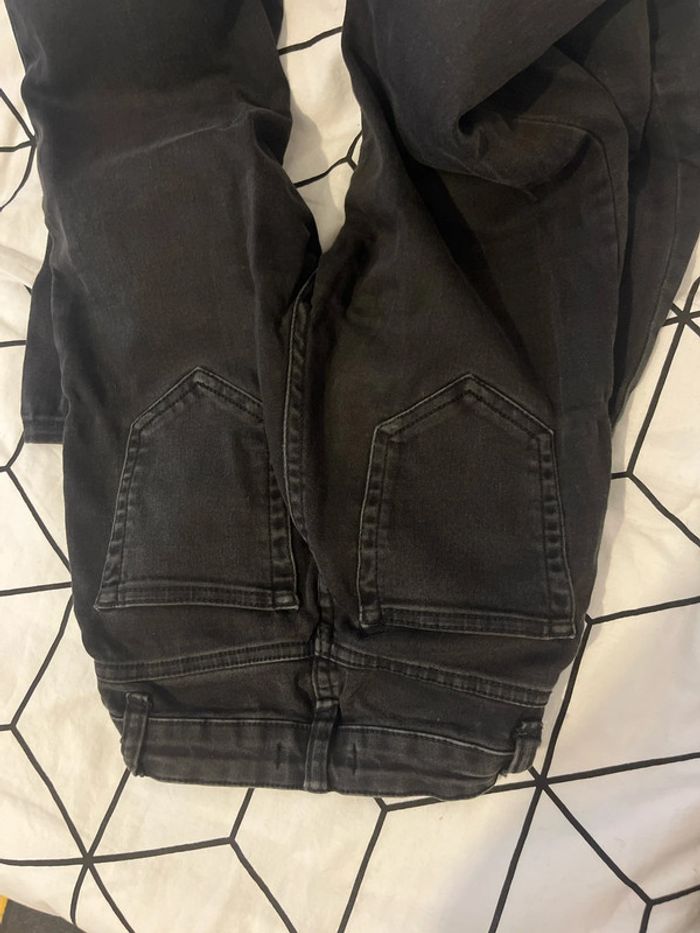 Jean noir - photo numéro 4