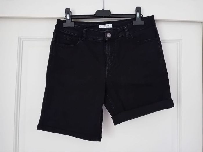 short bermuda slim jean noir kiabi 38