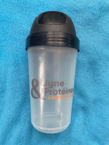 Shaker ligne et protéine