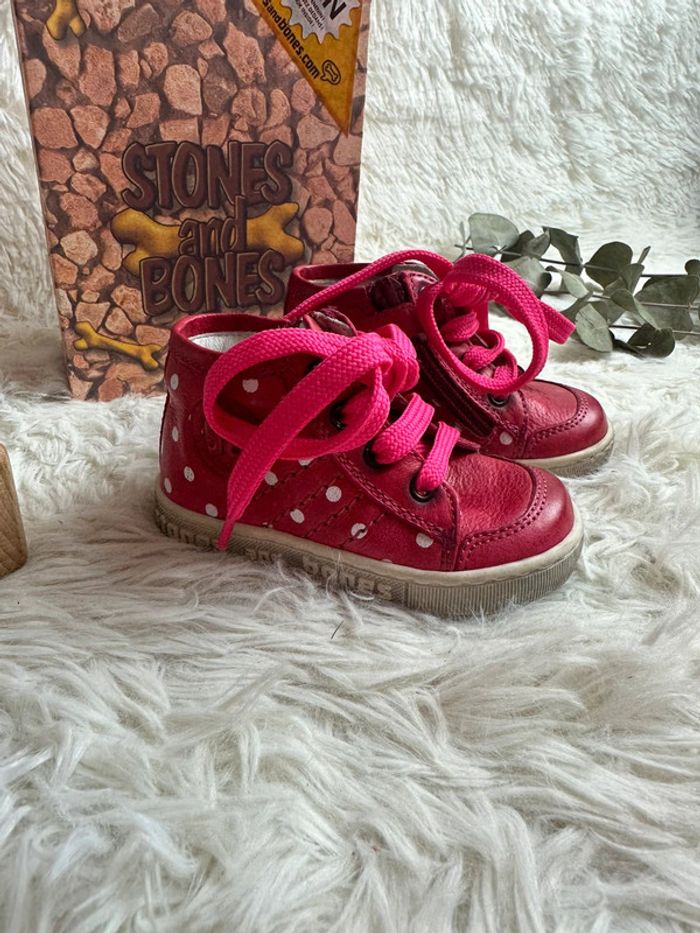 Paire de chaussures Stones and bornes taille 19 - photo numéro 2