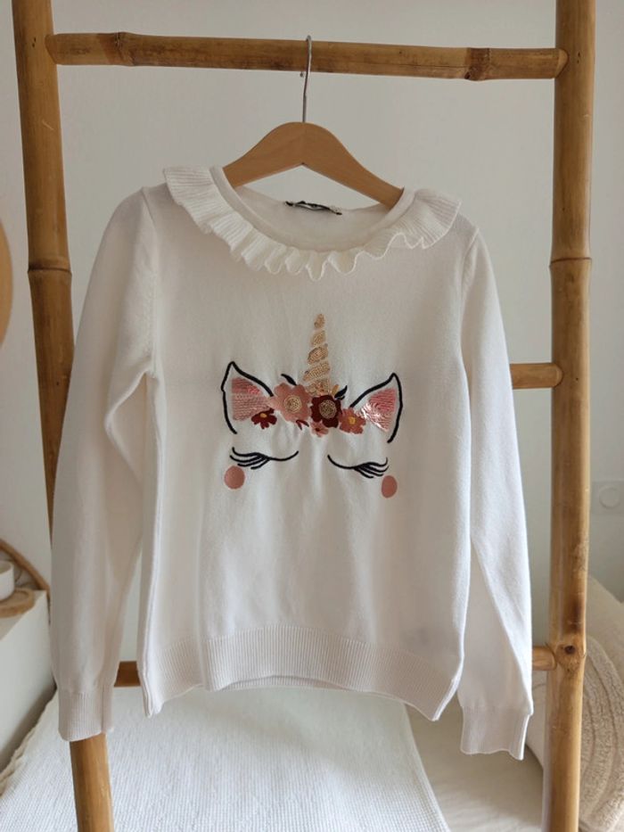 Pull Licorne taille 9 / 10 ans