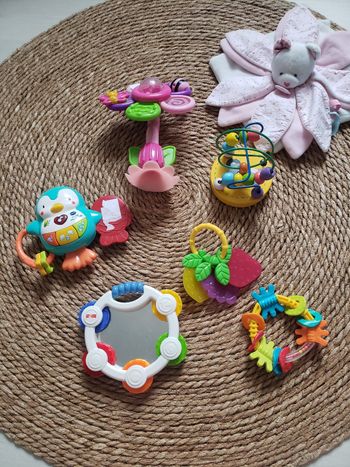 Lot jeux bébé