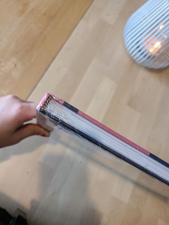 Livre Paris et ses places, grandes et petites histoires de Paris sous blister - photo numéro 3