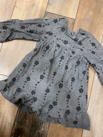 Robe grise Zara 2-3 ans fleurs