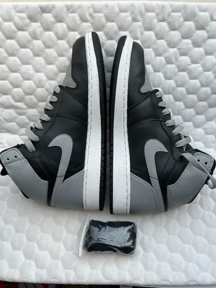 Nike air jordan 1 high Shadow 38.5 - photo numéro 2