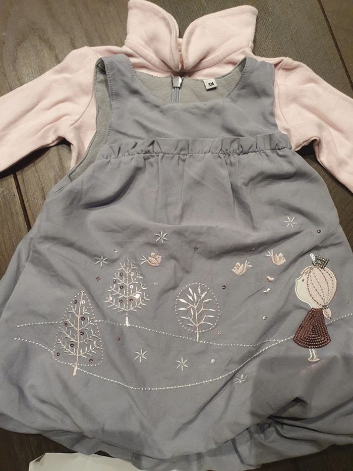 Ensemble robe et t shirts - photo numéro 2