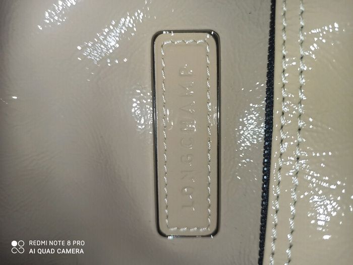 Joli sac Longchamp vernis beige - photo numéro 5