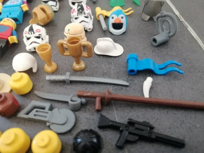 lot figurines et accessoires lego - photo numéro 6