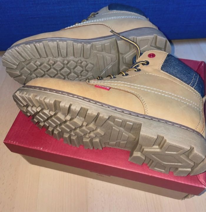 Chaussure boots homme Levi’s camel neuves - photo numéro 5