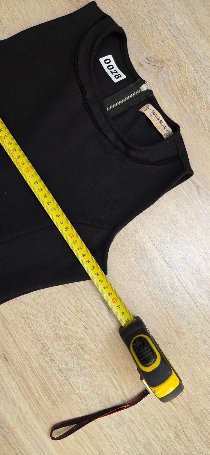 Robe Pull & Bear taille S noire en très bon état - photo numéro 8