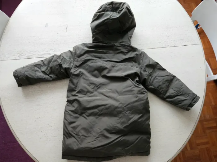 Manteau Zara Boys kaki 6 ans avec jupe anti-neige, parfait pour le ski - photo numéro 2