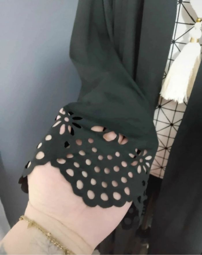 Cardigan Grande Taille 52 – Ouvert Devant, Manches Dentelle & Design Élégant Noir - photo numéro 2