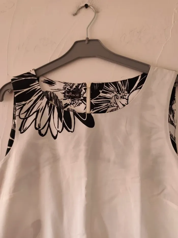 Magnifique robe influx noire et blanche taille 40 - photo numéro 5